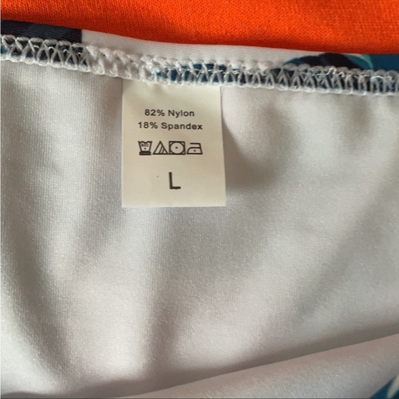 Bikini - Picture 6 of 10